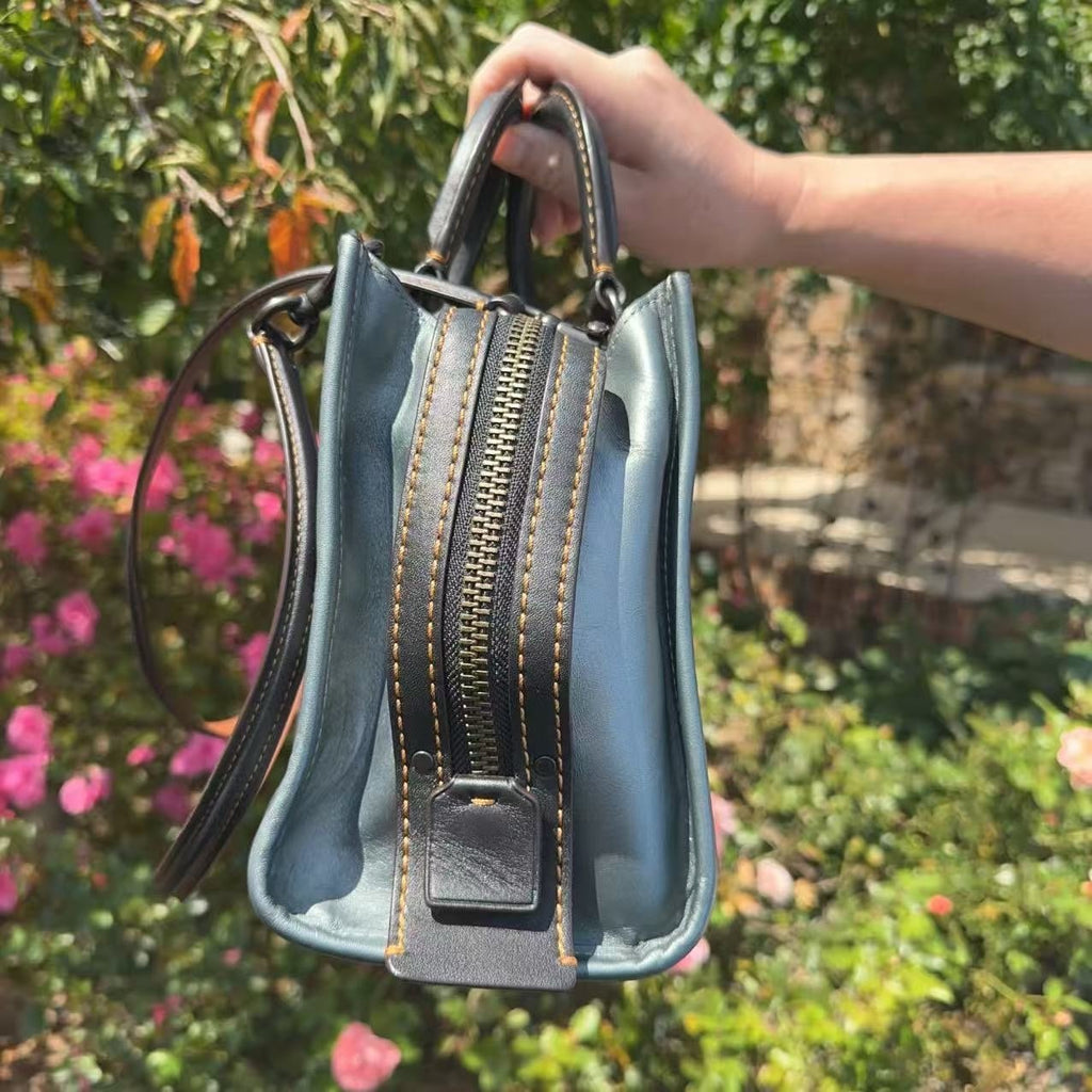 Metallic glovetanned leather